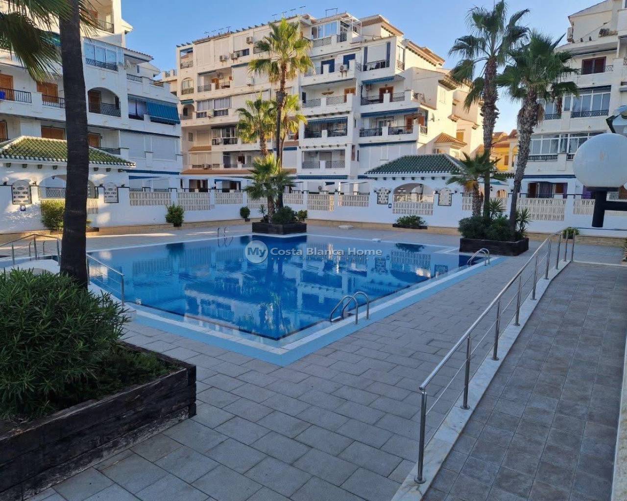 Apartment - Resale - Torrevieja - Torre La Mata