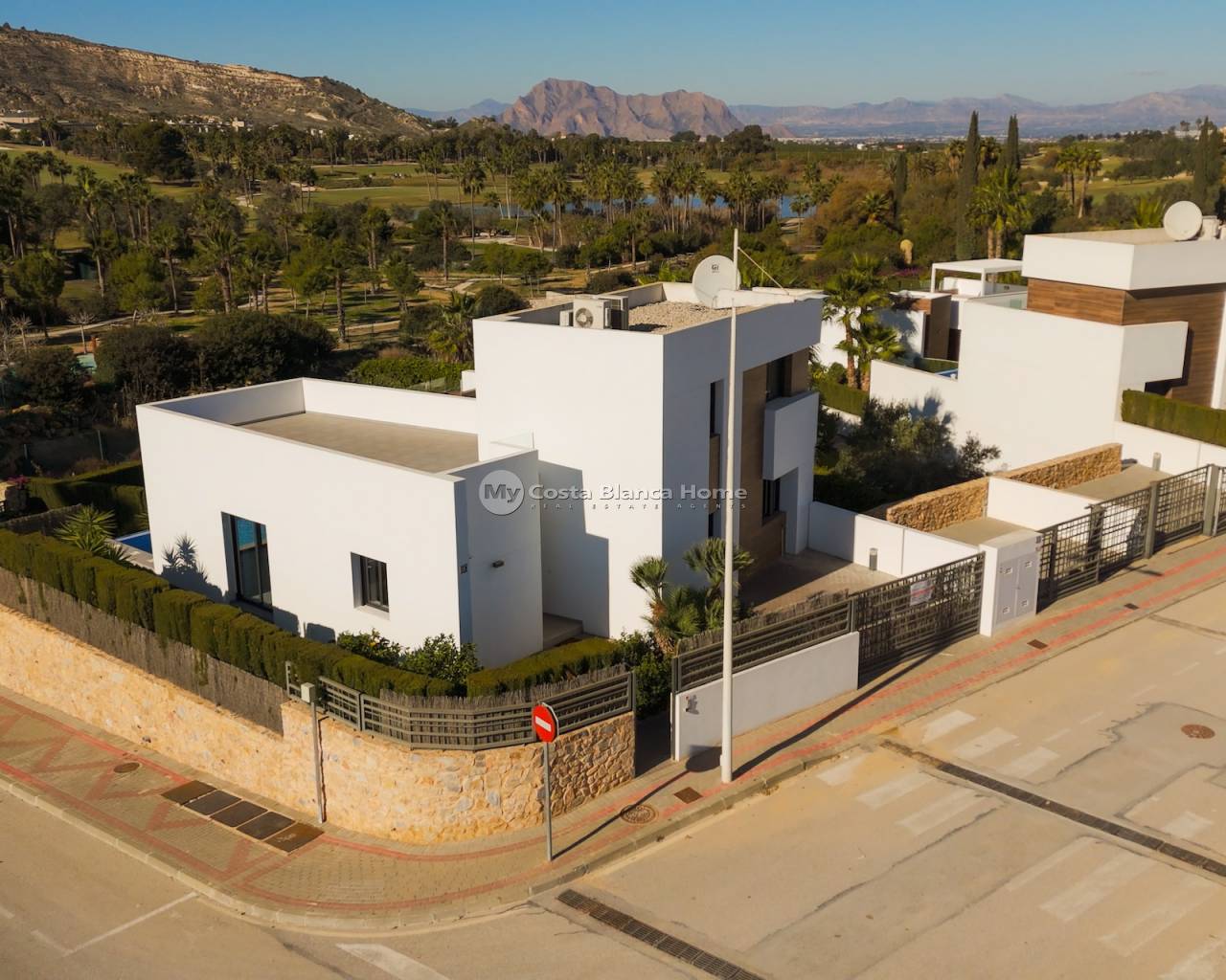 Detached Villa - Resale - Algorfa - La Finca Golf Resort