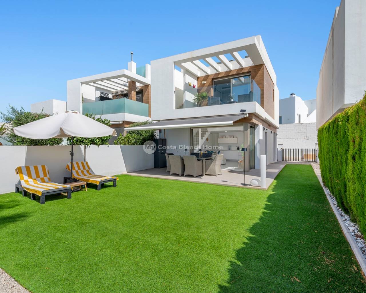 Detached Villa - Resale - Orihuela Costa - Villamartín