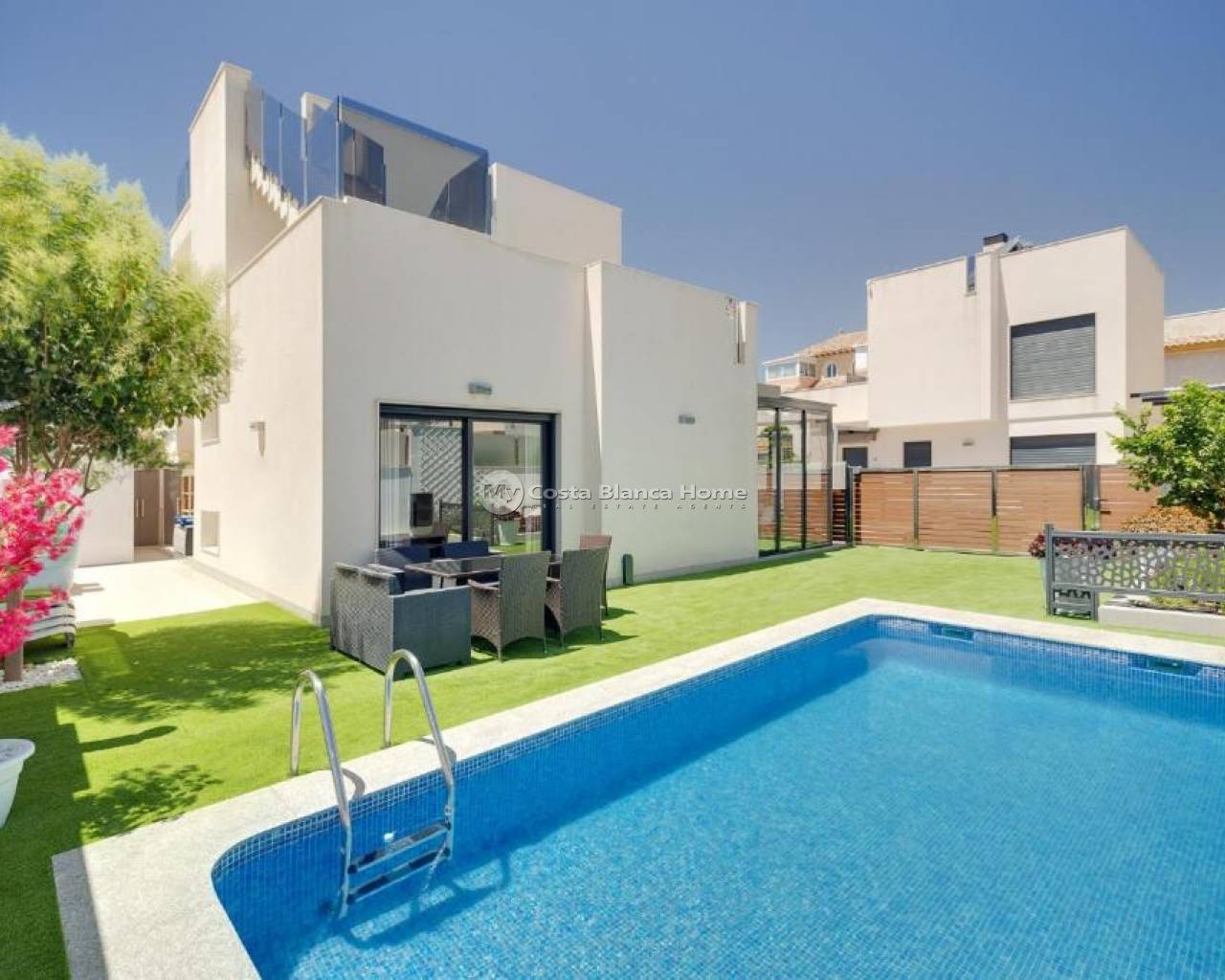 Detached Villa - Resale - Torrevieja - Torrevieja - Centre