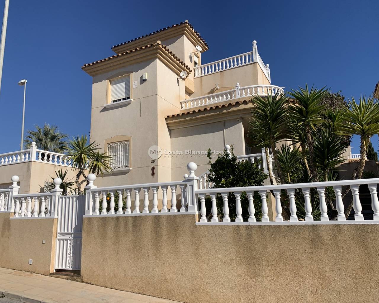 Detached Villa - Resale - Villamartin, Orihuela Costa - Villamartin, Orihuela Costa