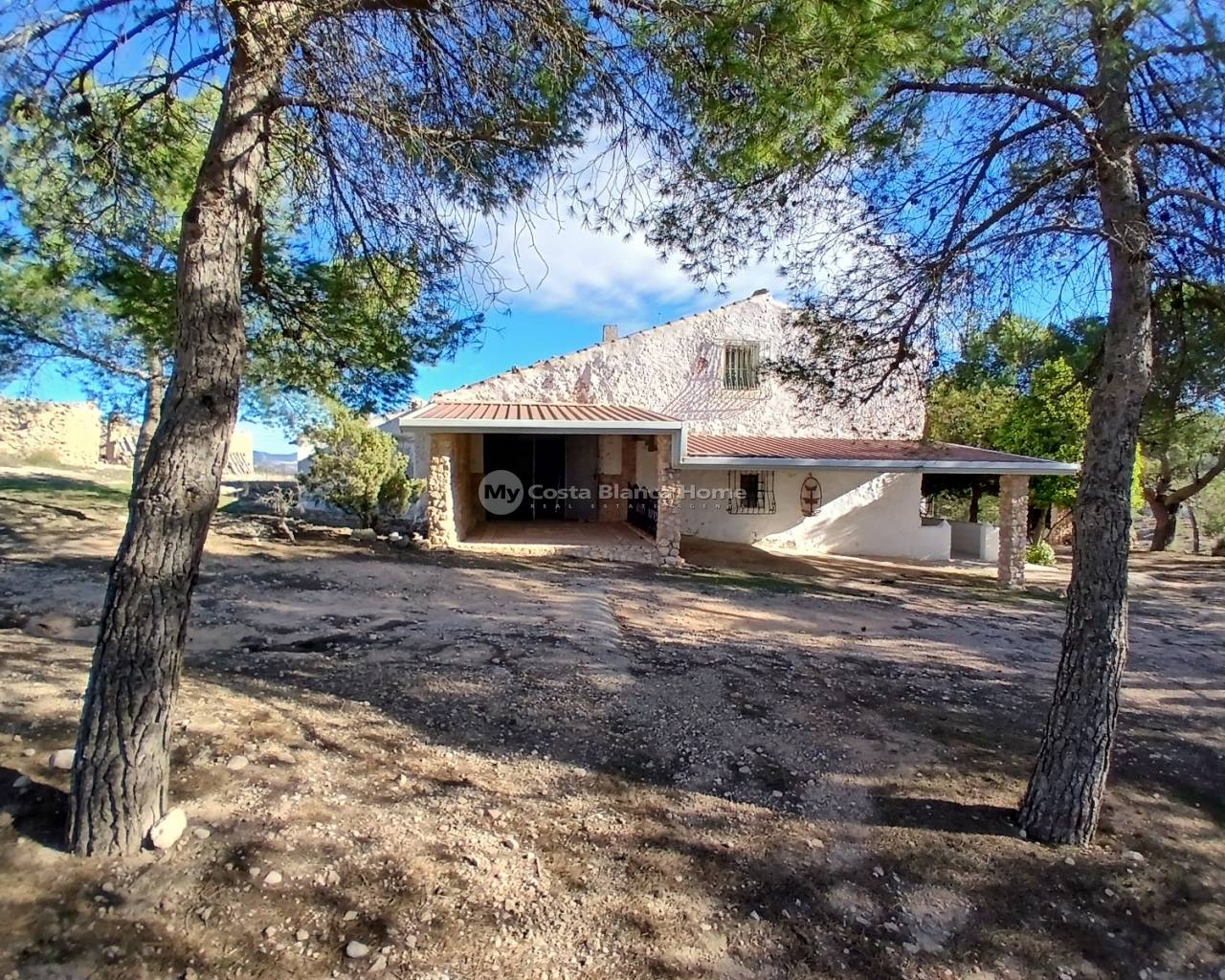 Finca / Country Property - Resale - Caudete - Caudete