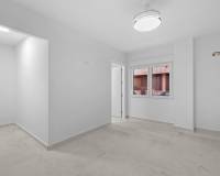 Resale - Apartment - Torrevieja - Playa del Acequión