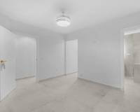 Resale - Apartment - Torrevieja - Playa del Acequión