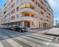 Resale - Apartment - Torrevieja - Playa del Acequión