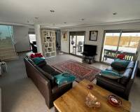 Resale - Detached House / Villa - Cox