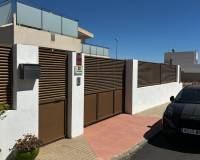 Resale - Detached House / Villa - Cox