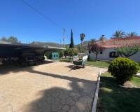 Resale - Finca / Country Property - Elda