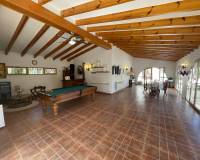Resale - Finca / Country Property - Elda