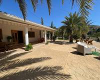 Resale - Finca / Country Property - Elda