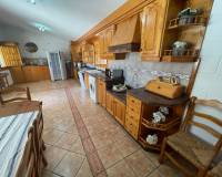 Resale - Finca / Country Property - Elda
