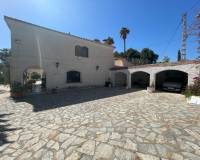 Resale - Finca / Country Property - Elda