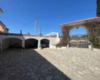 Resale - Finca / Country Property - Elda