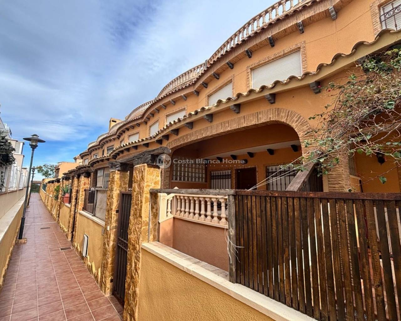 Town House - Resale - Guardamar Del Segura - Urbanizaciones